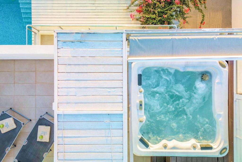 Seabreeze Villa - With Jacuzzi & Heated Pool Masztihári Kültér fotó