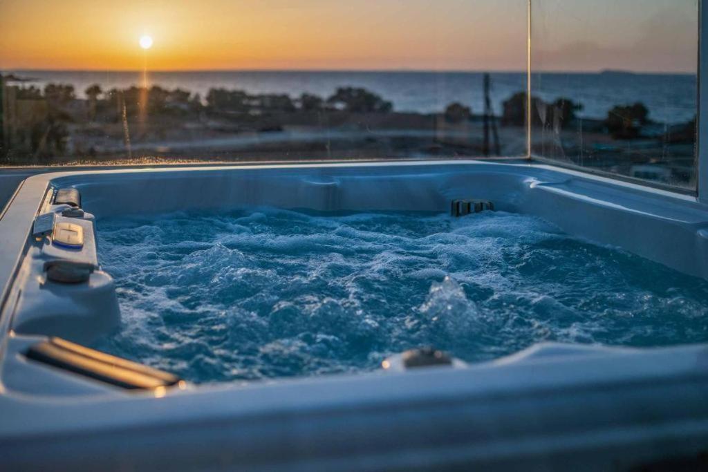 Seabreeze Villa - With Jacuzzi & Heated Pool Masztihári Kültér fotó