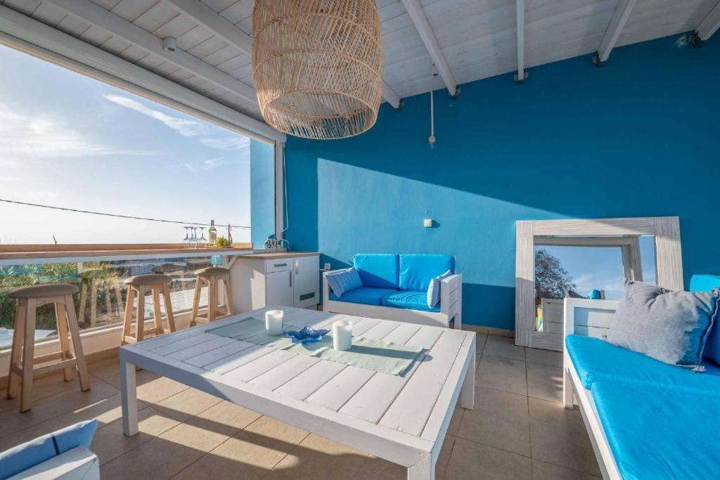 Seabreeze Villa - With Jacuzzi & Heated Pool Masztihári Kültér fotó